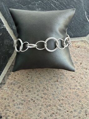 14kt. White Gold  Textured Link Bracelet - Women's Jewelry 7.25”